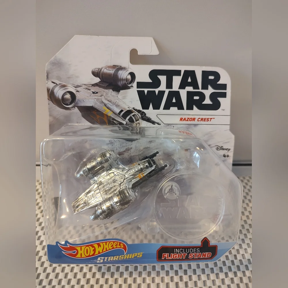 Hot Wheels Starships Razor Crest Star Wars Die-Cast NWT Disney
